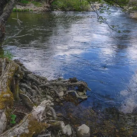 Kır Evi Entre Valles Benllera